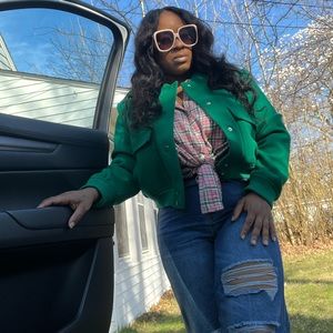 Meet your Posher, Felisha